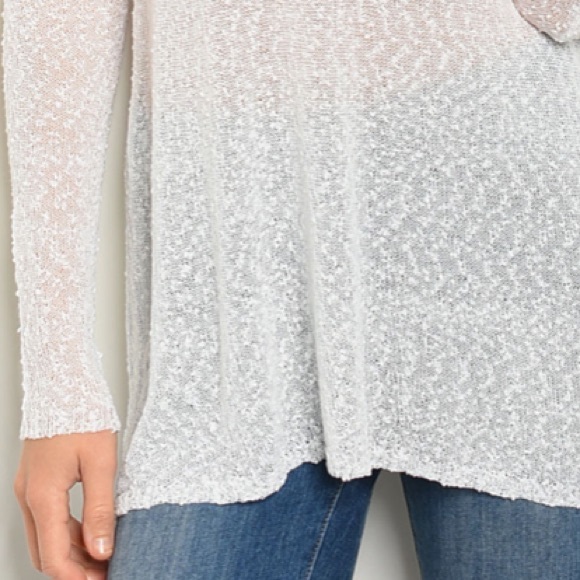 White Long sleeve scoop neck light knit sweater. - Picture 8 of 8